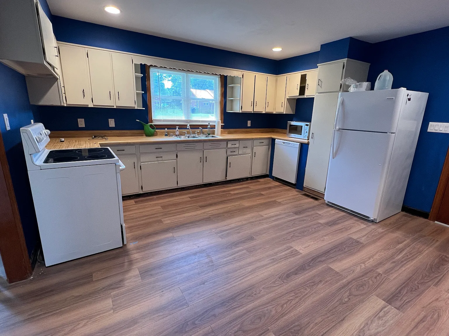414 Lee Dr — Photo 3