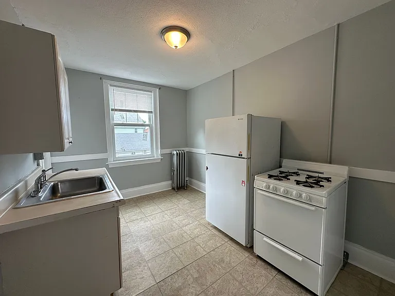 208 Main St. — Photo 29
