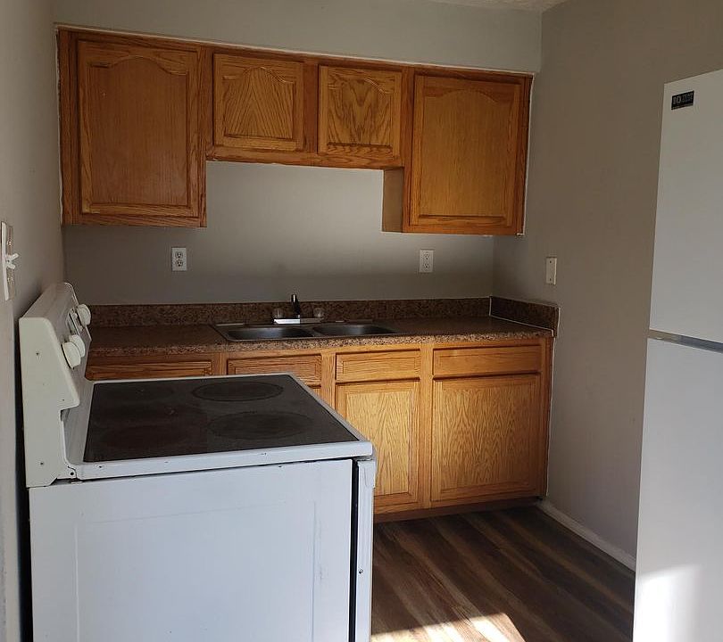1st image of 607 W Fairview Ave #1