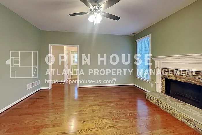 4 bed, 3.0 bath, 2021 sqft, $2,550 — Photo 3