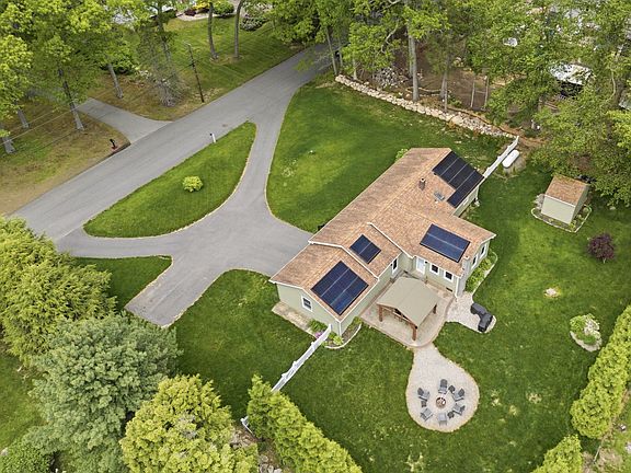 3rd image of 5 Beechcrest Drive