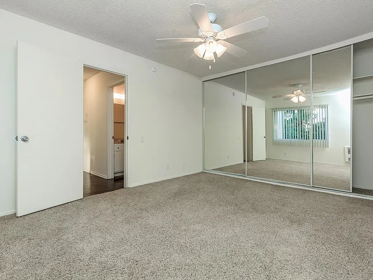 Highland Creek Apartment Homes — Photo 32