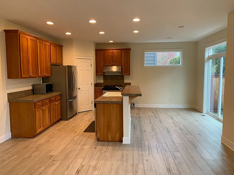 11603 NW 27th Ct — Photo 9