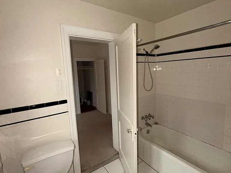 335 S 18th St #3F — Photo 7