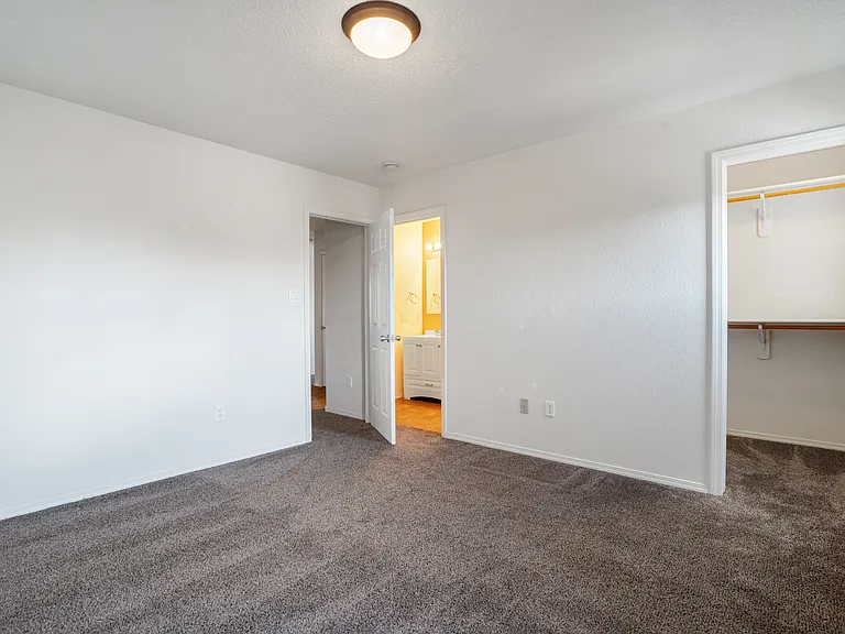 1932 Cortina Loop SE — Photo 23