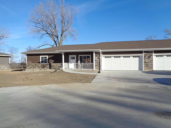 2nd image of 912 Tamarack Ln