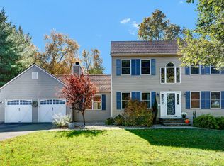 27 Valley Dr, Middletown, CT 06457
