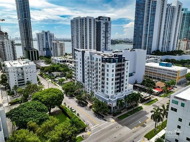 2275 Biscayne Blvd #Penthouse 103 — Photo 3