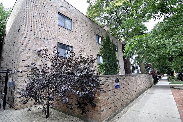 1st image of 711 W Melrose St APT A2
