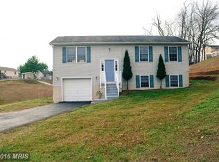 56 Burdette Dr, Martinsburg, WV 25404