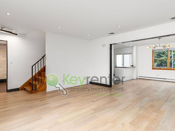 5th image of 755 Spring Valley Rd