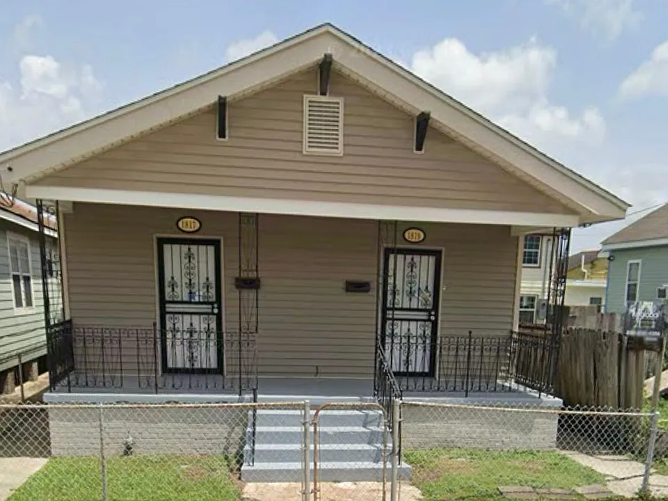 1819 N Miro St