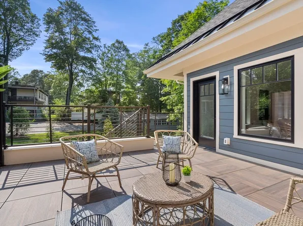 145 Warren St #5, Newton Center, MA 02459