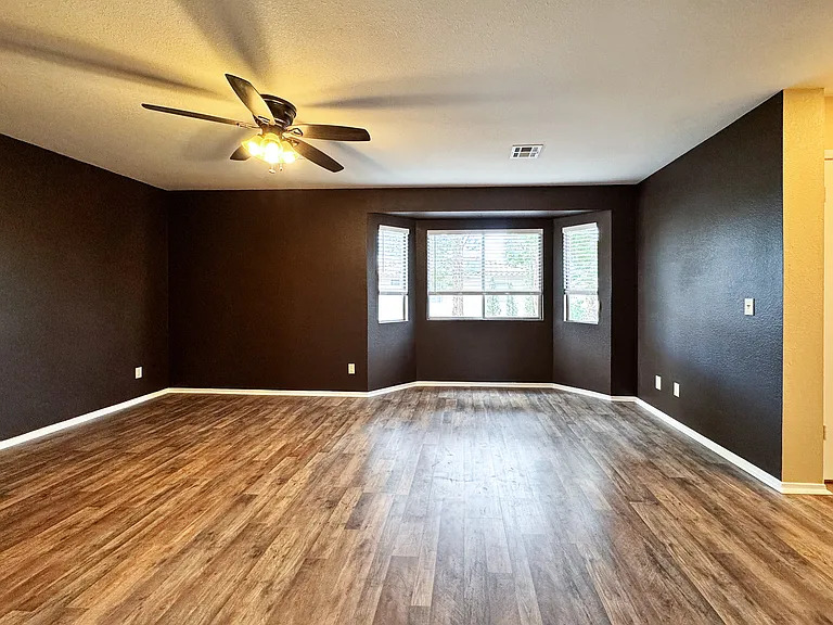 939 Derringer Ln — Photo 19