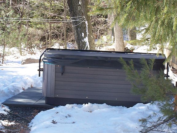 Hot Tub step down from Deck