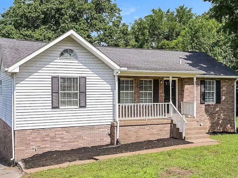 121 Lee Ct — Photo 4