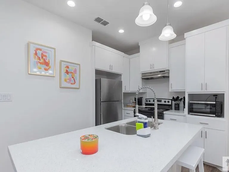 2226 Summit Rd #B — Photo 5