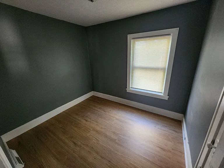 13617 Glenside Rd — Photo 33