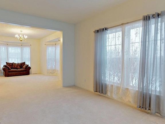 3rd image of 7503 Capilano Dr