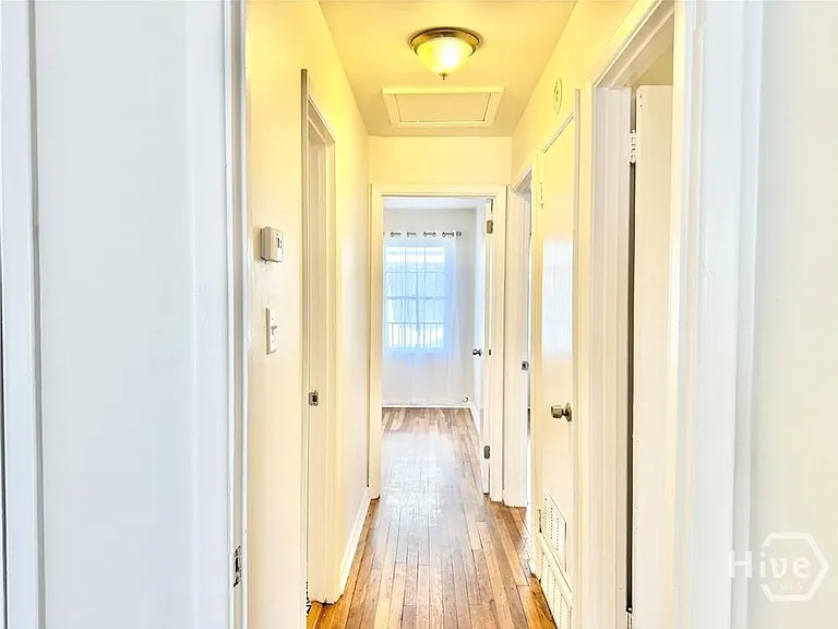1714 E 60th St — Photo 10
