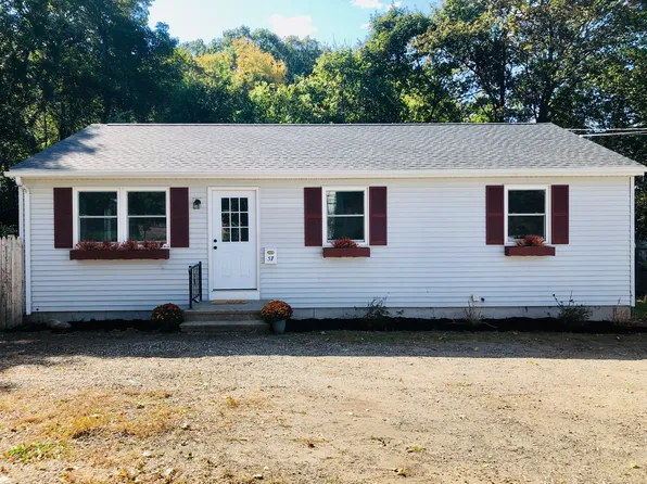 37 Walnut Street, Putnam, CT 06260