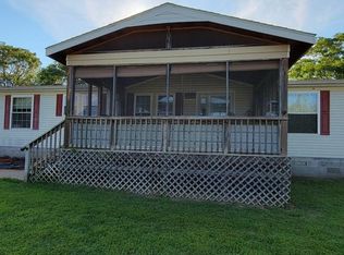 893 W Lake Rd, Farlington, KS 66734