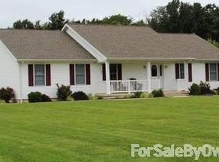 22166 Kruse Ct, Mount Olive, IL 62069