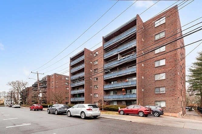 1st image of 32 Whites Ave #F7704