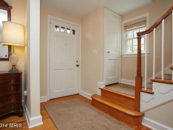 3rd image of 223 Noland St