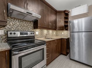 355 Gilmour St #1, Ottawa, ON K2P 0R1