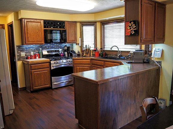 5th image of 2834 Saybrooke Blvd