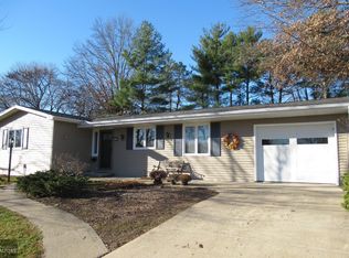 1926 Lofton Dr, Keokuk, IA 52632