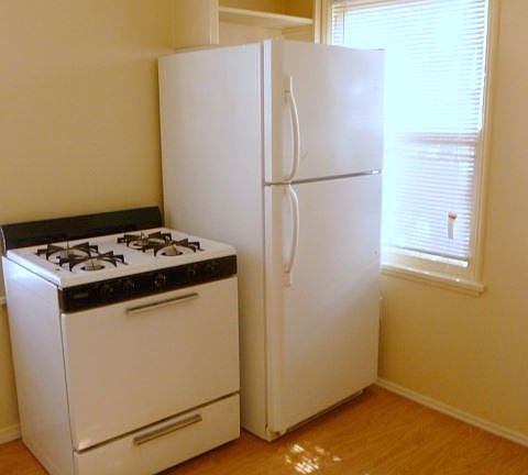 5th image of 2547 1st Ave