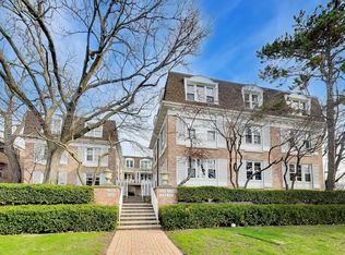 2201 Central St APT 1, Evanston, IL 60201