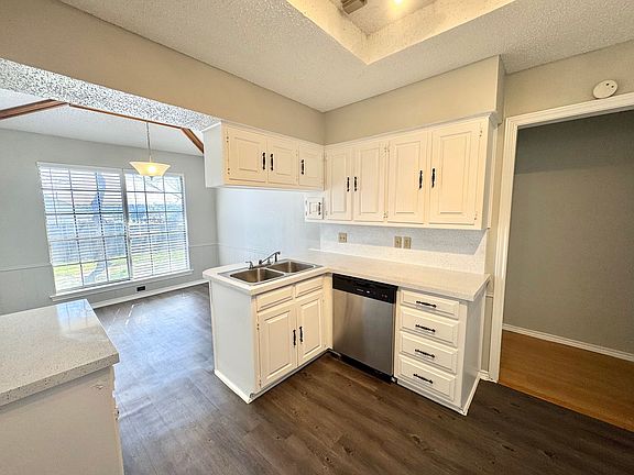 4th image of 4200 San Saba Ct