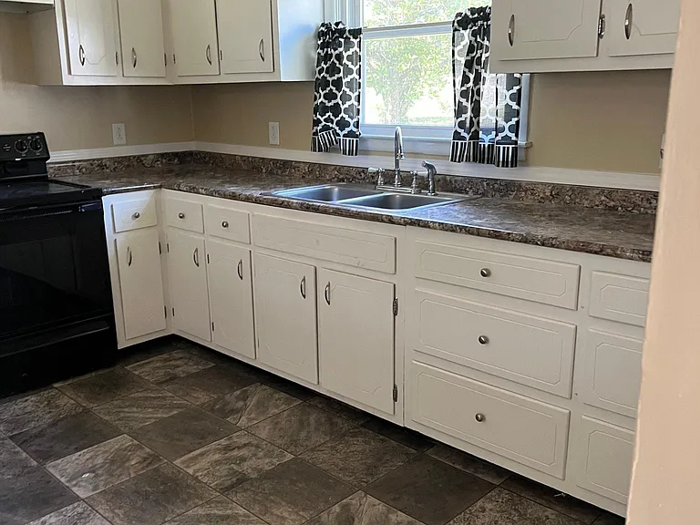 2144 River Rd — Photo 3