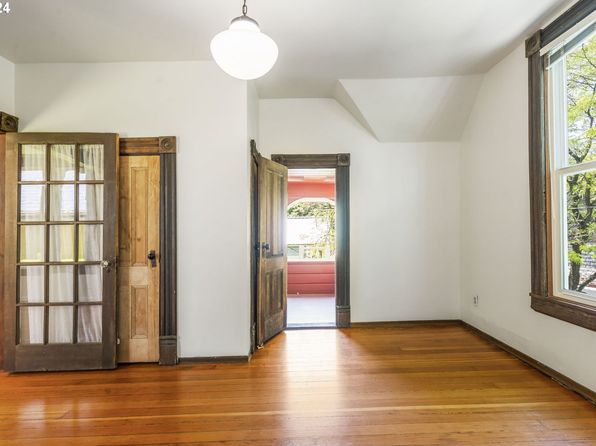 portland-oregon-2076780085 picture