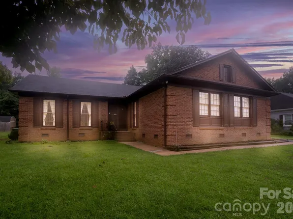 5742 Faulconbridge Rd, Charlotte, NC 28227