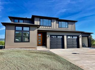 1918 Sunny Ct, Moscow, ID 83843