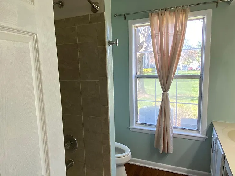 108 Lowell Ct — Photo 23