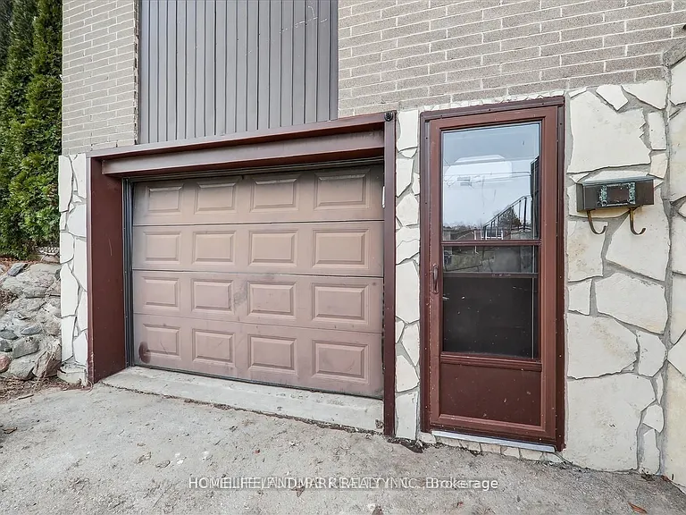 146 Oriole St — Photo 13