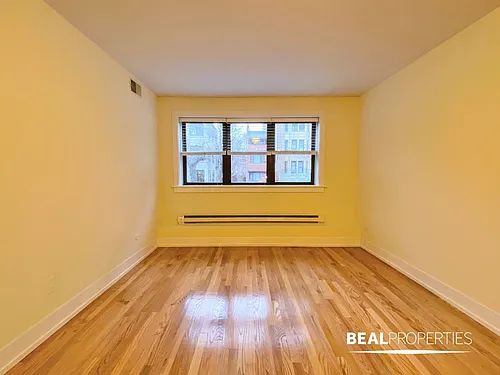 555 W Arlington Pl #202 Photo 1
