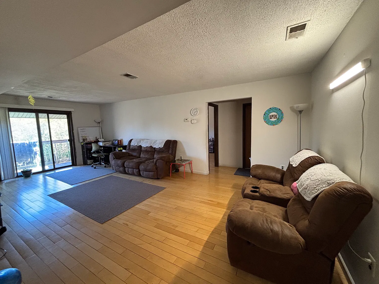 1 bed, 932 sqft, $1,950 — Photo 3