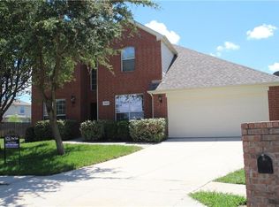 2928 Hollow Valley Dr, Fort Worth, TX 76244