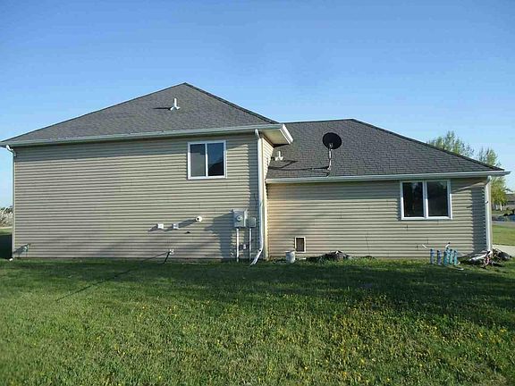 2nd image of 115 7th Ave E