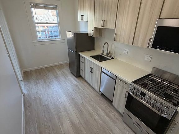 3rd image of 1745 Market St #26