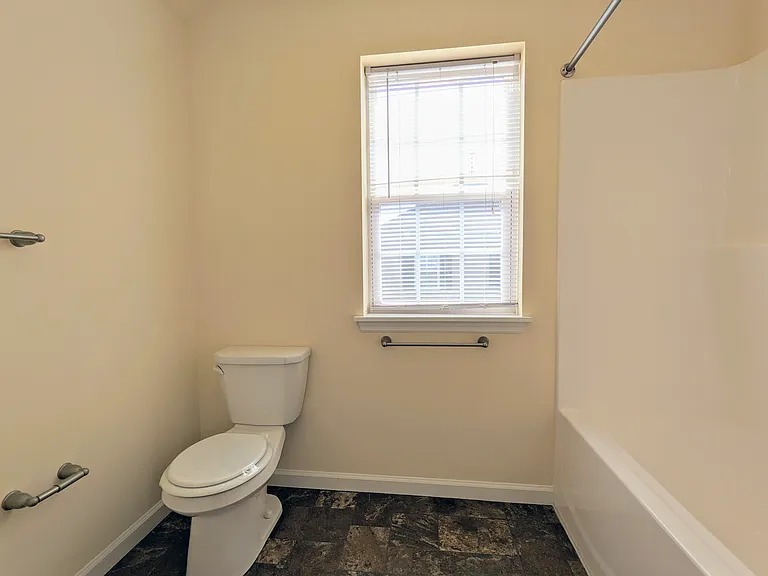 Newport Commons — Photo 101