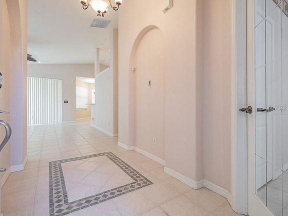 5th image of 127 Venice Palms Blvd