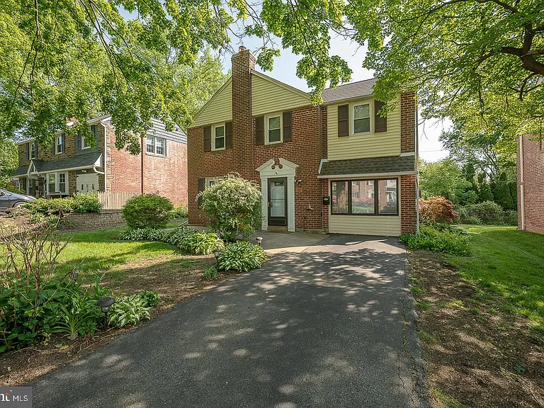 452 Rock Glen Dr — Photo 1