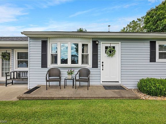 5th image of 374 Meadow Ln